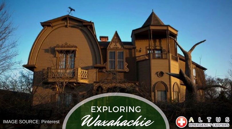 Exploring-Waxahachie-Texas-Munster-Mansion-Replica
